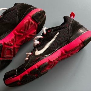 Nike Shoes Black/Fuchsia